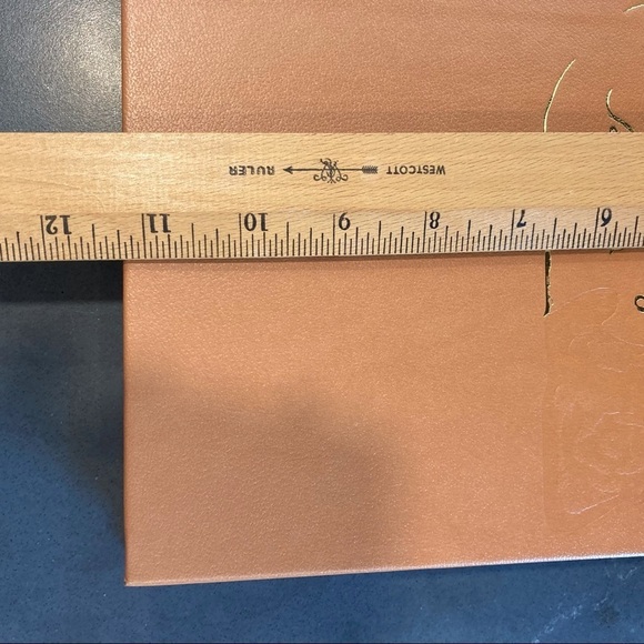 VINTAGE HUMMEL GOLDEN ANNIVERSARY HARDBACK BOOK - Picture 9 of 16